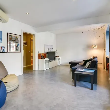 Apartamento Charming 2 Bedroom At Restelo *