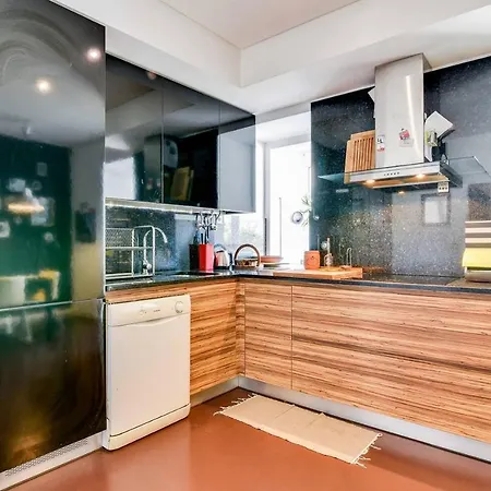 Charming 2 Bedroom At Restelo * Lisboa